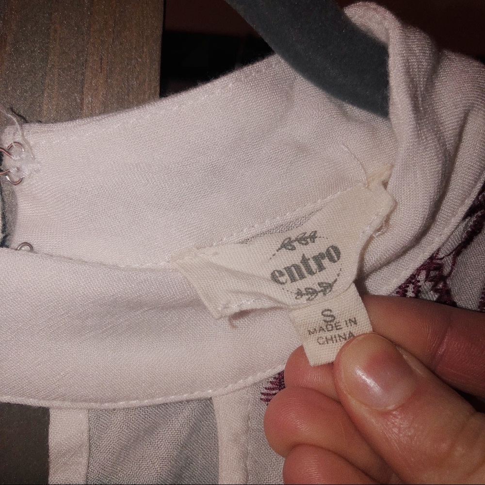 Entro Embroidered Top (S) - Picture 5 of 6